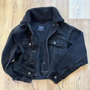 Women’s jean jacket with fur